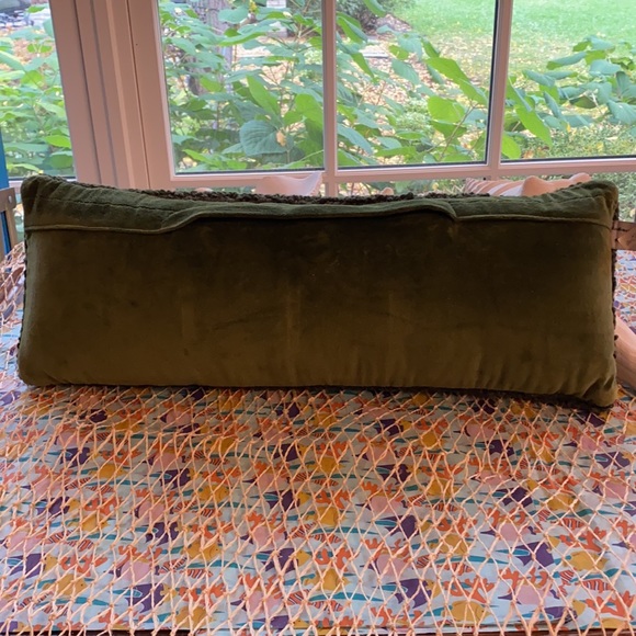 4 corners “Gone Fishing” throw pillow - Picture 2 of 3